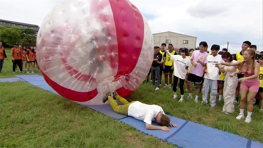 《綜藝大集合》「護國神山」胡瓜被力勸出戰！耍賴偷吃步害到自己