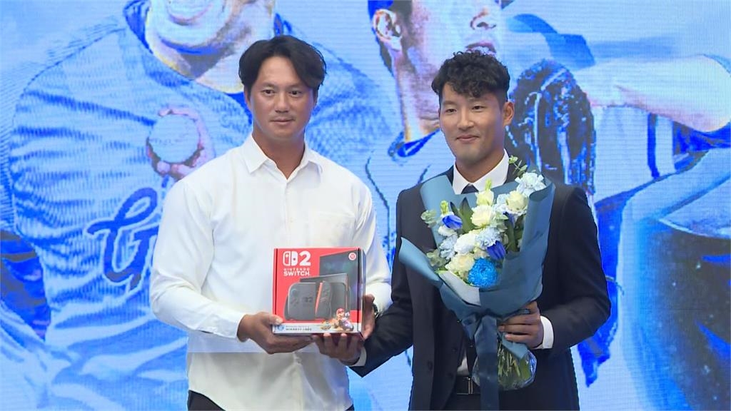 中職(影)／「做出這個決定真的很困難」林哲瑄引退記者會上數度落淚　最大遺憾是這個