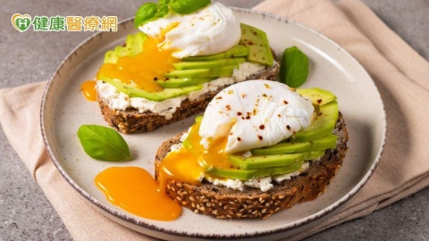 早餐吃錯一整天都瞌睡！營養師：要補對「這些」營養才有效