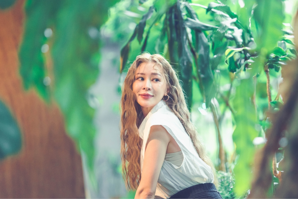 張棋惠海島解放「火辣身材」全展現! 出道25年宣布大事 神秘曝:保證不失望