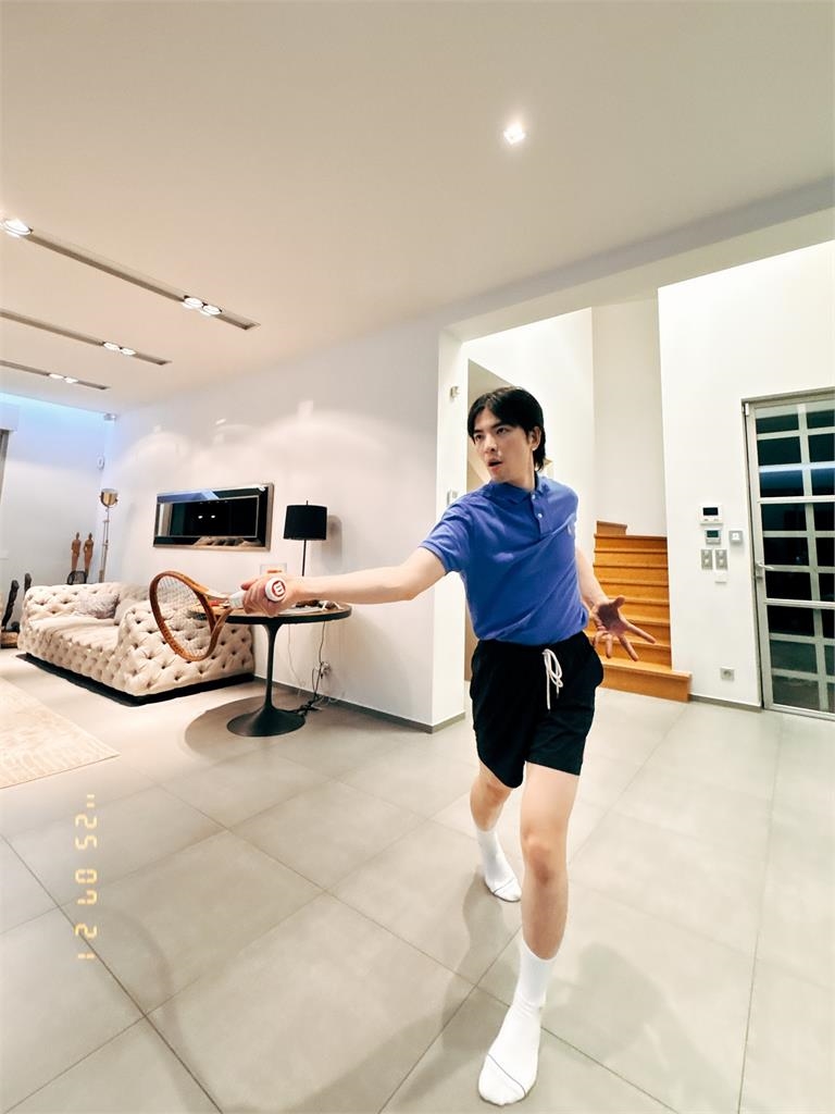 周杰倫揪7歲兒打網球「對決蕭敬騰夫妻檔」！輸的竟是「這1人」結局曝光