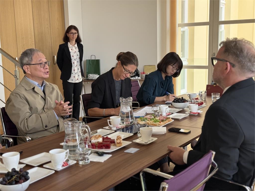 台捷文學駐村交流啟動　李遠：盼我是第一個進駐