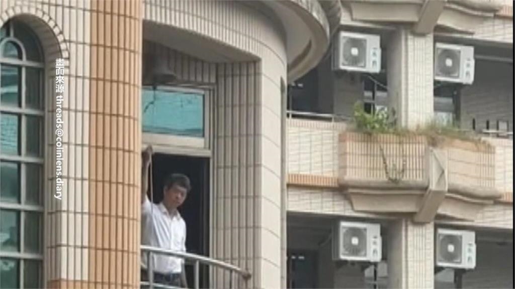 高雄苓雅區中學停電學生熱爆 校長兼撞鐘敲響上課鈴