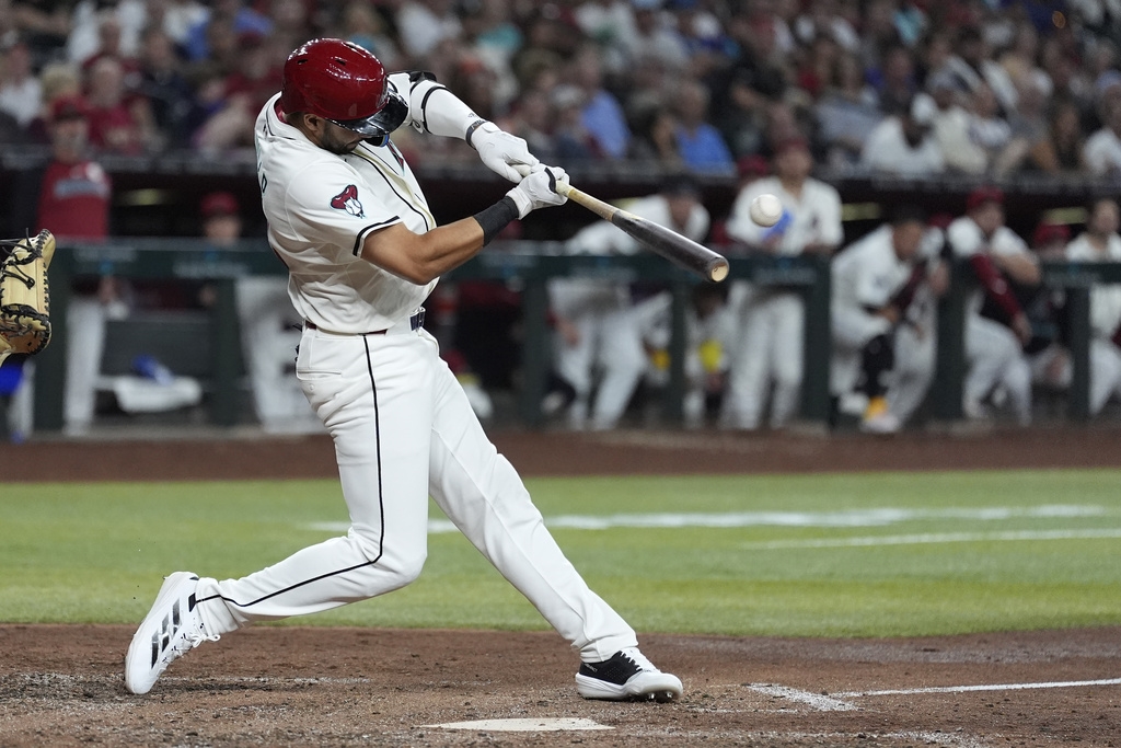 MLB(影)／國聯外卡戰況激烈！鄧愷威所屬的巨人隊慘遭響尾蛇逆轉苦吞4連敗