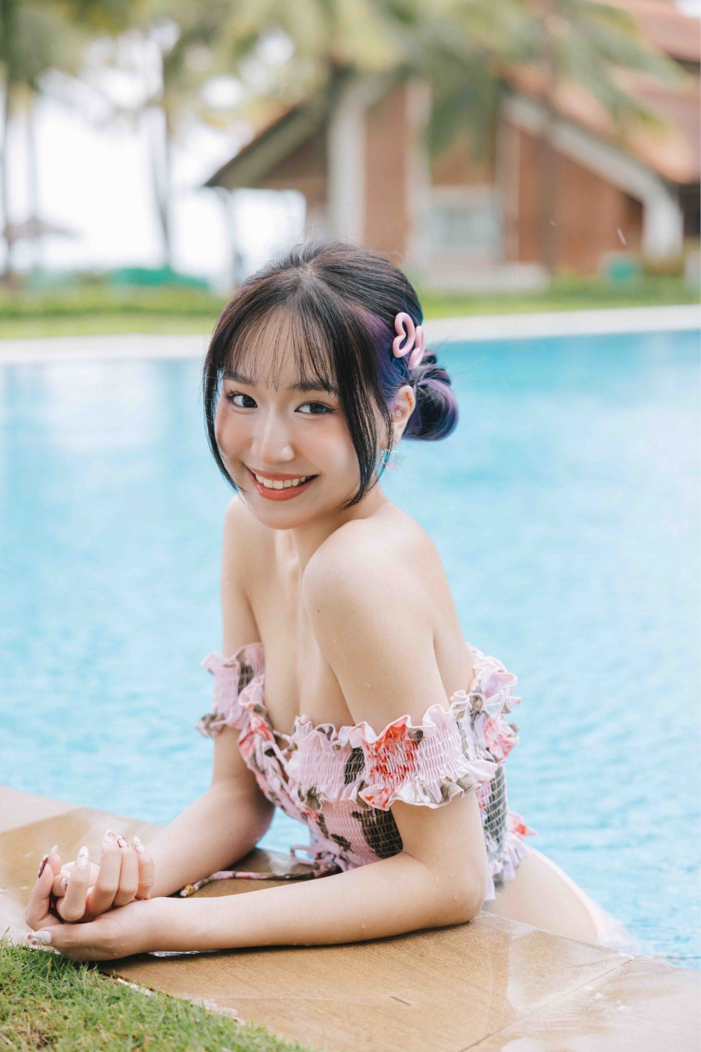 女團成員辣曬比基尼! 雙姝合體獻性感初體驗 她認「擔心會不好看」