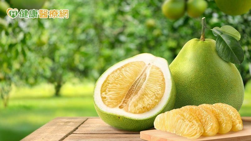 中秋必看！「10類藥物」與柚子不能同吃　藥師：交互作用長達72小時