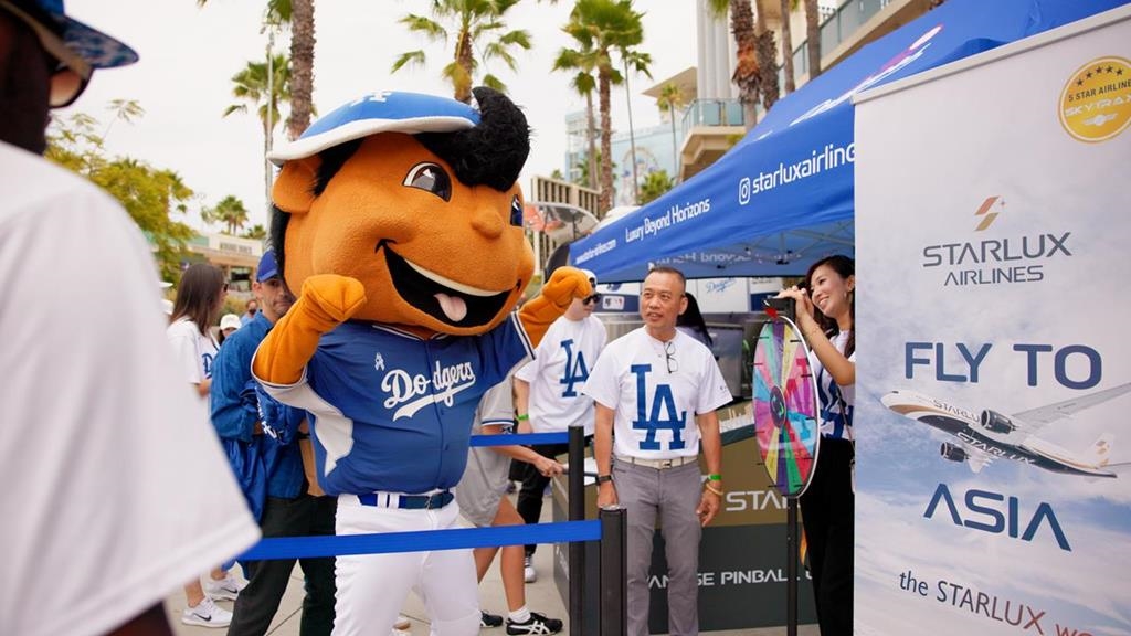 星宇航空睽違一年再度舉辦道奇隊「星宇日」 Snoopy驚喜登場擔任開球嘉賓