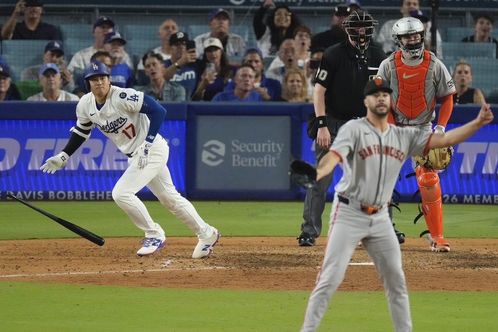 MLB(影)／大谷翔平魔法般的第52轟球　好萊塢工作的球迷幸運撿到！
