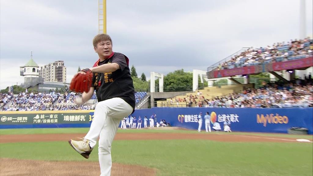 《綜藝大集合》胡瓜與統一獅總教練PK熱舞大風吹！林岳平帥氣側翻奪勝掀全場高潮