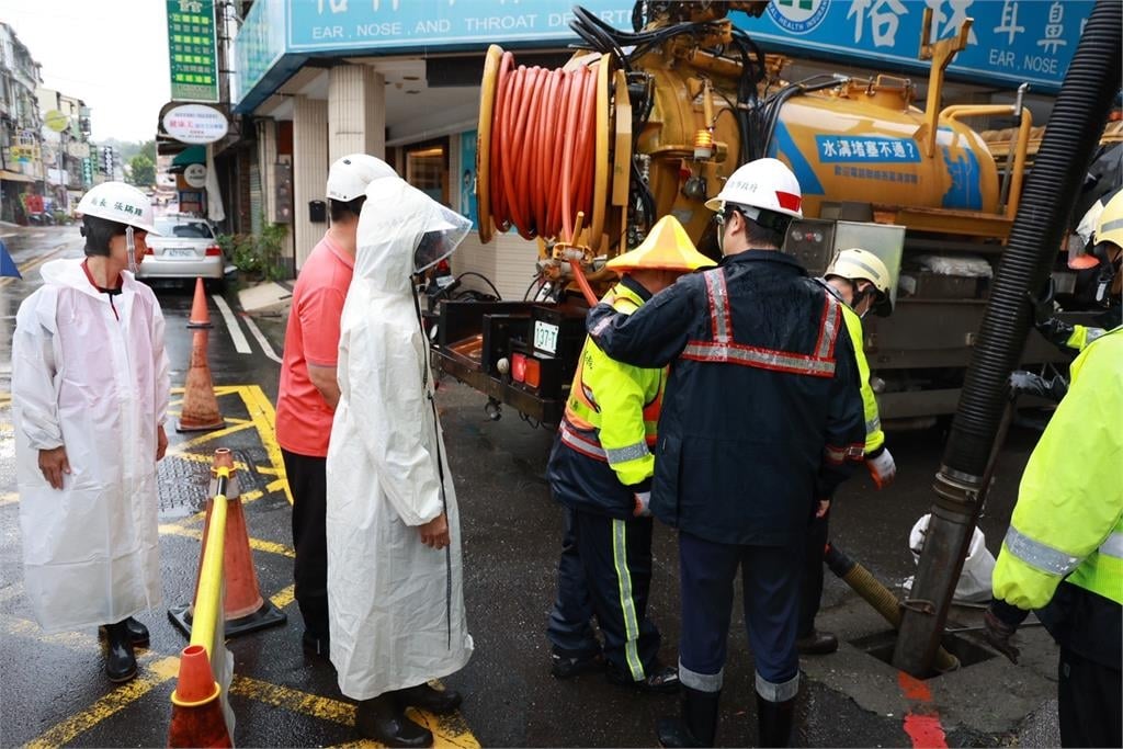 快新聞/陳其邁視察仁武、旗山防汛整備 確保市民生命財產安全