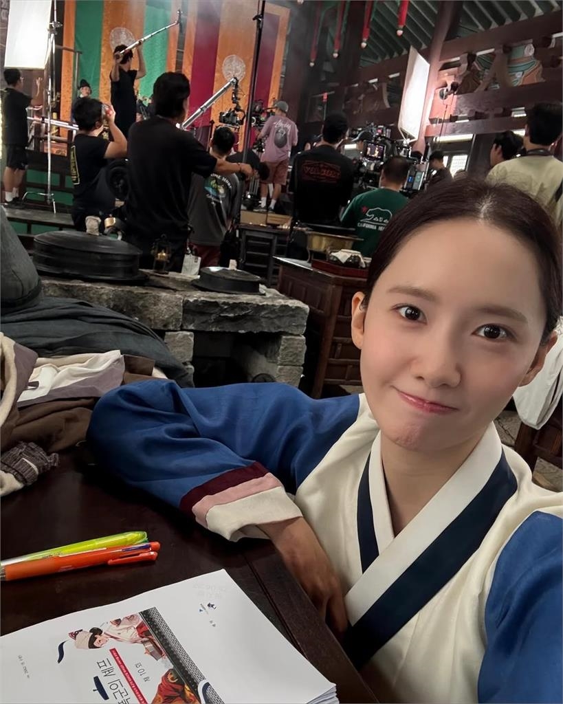 潤娥新戲「蔘雞湯擊敗佛跳牆」大辱華!小粉紅、中粉開戰「慘遭官方鐵拳出手了」