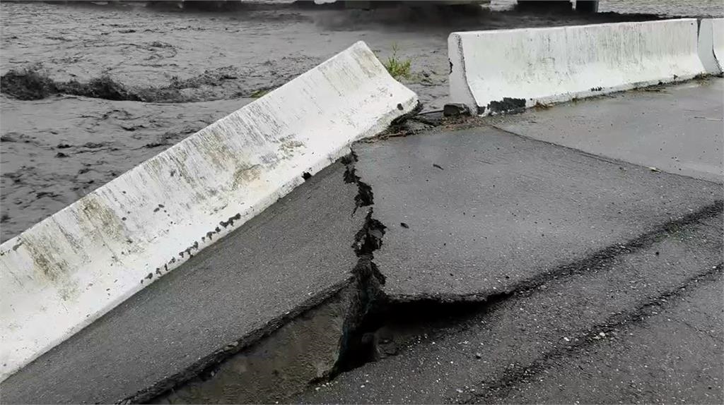 快新聞／比首波還大！馬太鞍溪堰塞湖第二波溢流　縣府再籲配合撤離