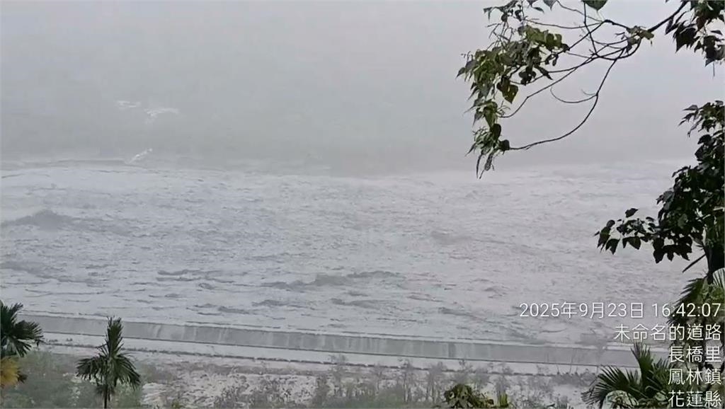 快新聞/堰塞湖溢流「車子漂、貨架浮」 花蓮光復成水鄉澤國