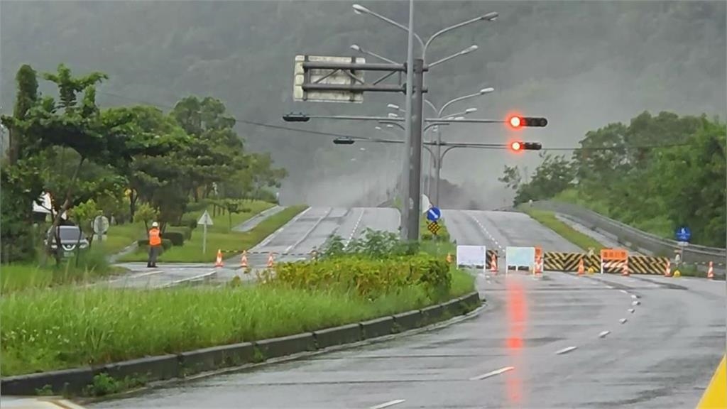 馬太鞍溪堰塞湖溢流「沖毀橋梁」!蓄水量達9100萬噸「等於一座南化水庫」