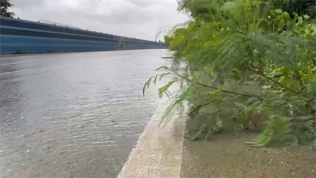 樺加沙挾狂風豪雨! 蘇花台九線多處傳「泥流瀑布」