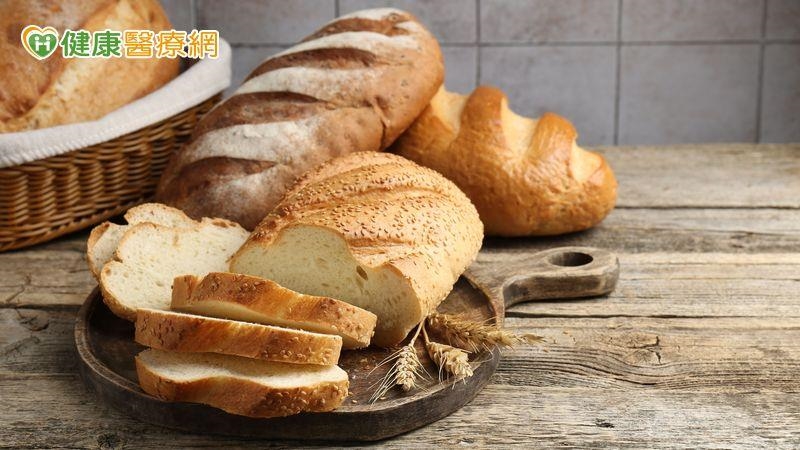 早餐麵包怎麼挑？營養師：鬆軟或嚼勁也有差　選對麵包才能吃出健康