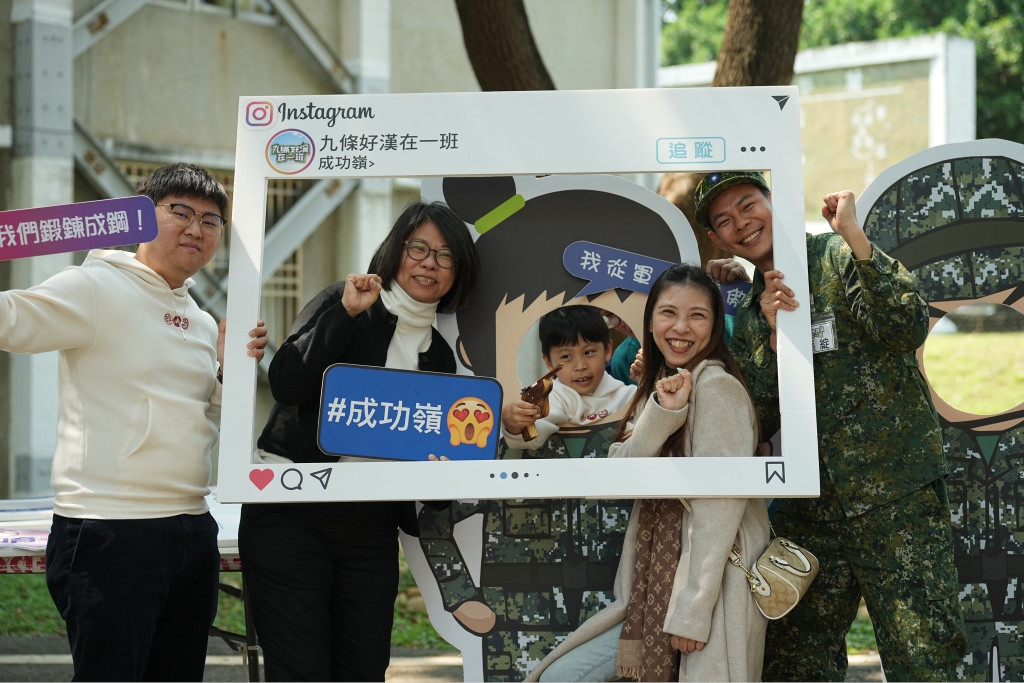 孫綻「再當兵」女友米可白暖挺！他怕軍中擾鄰廣發「這小物」 同梯笑曝：習慣了