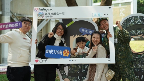 孫綻「再當兵」女友米可白暖挺！他怕軍中擾鄰廣發「這小物」 同梯笑曝：習慣了