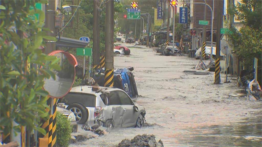 全力搶救! 堰塞湖溢流17死17人失聯 遊子衝回家鄉找親人