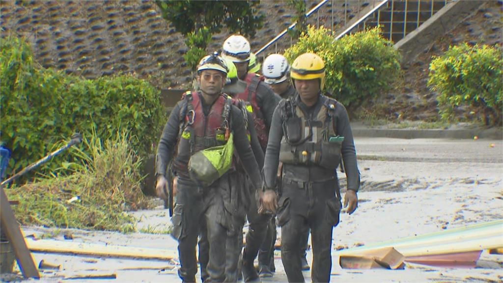 全力搶救! 堰塞湖溢流17死17人失聯 遊子衝回家鄉找親人
