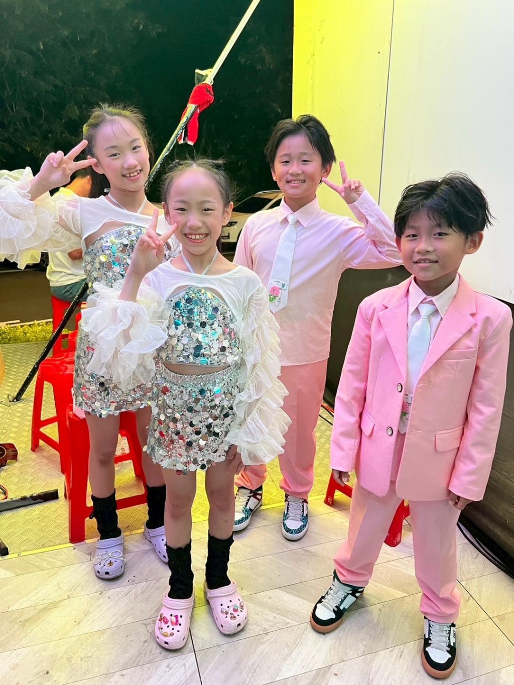 《冰冰Show》收視穩居冠!白冰冰搬節目進宮廟 觀眾「超狂舉動」讓她濕全身