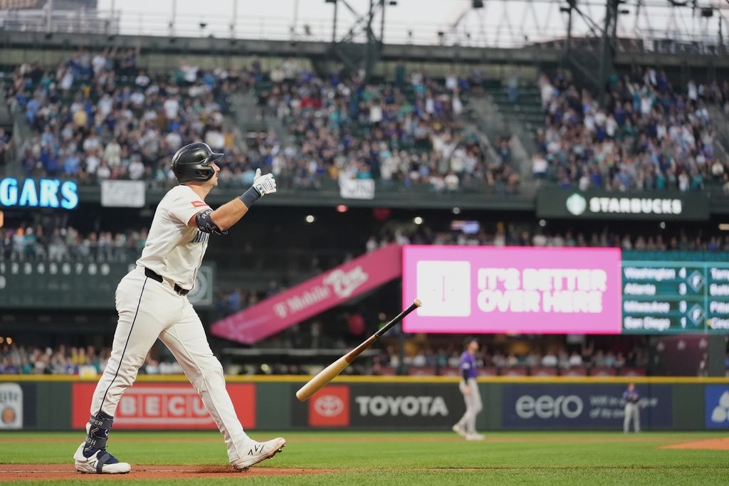 MLB(影)／逼近60大關！水手重砲捕手勞雷炸裂深遠陽春砲　本季第59轟出爐