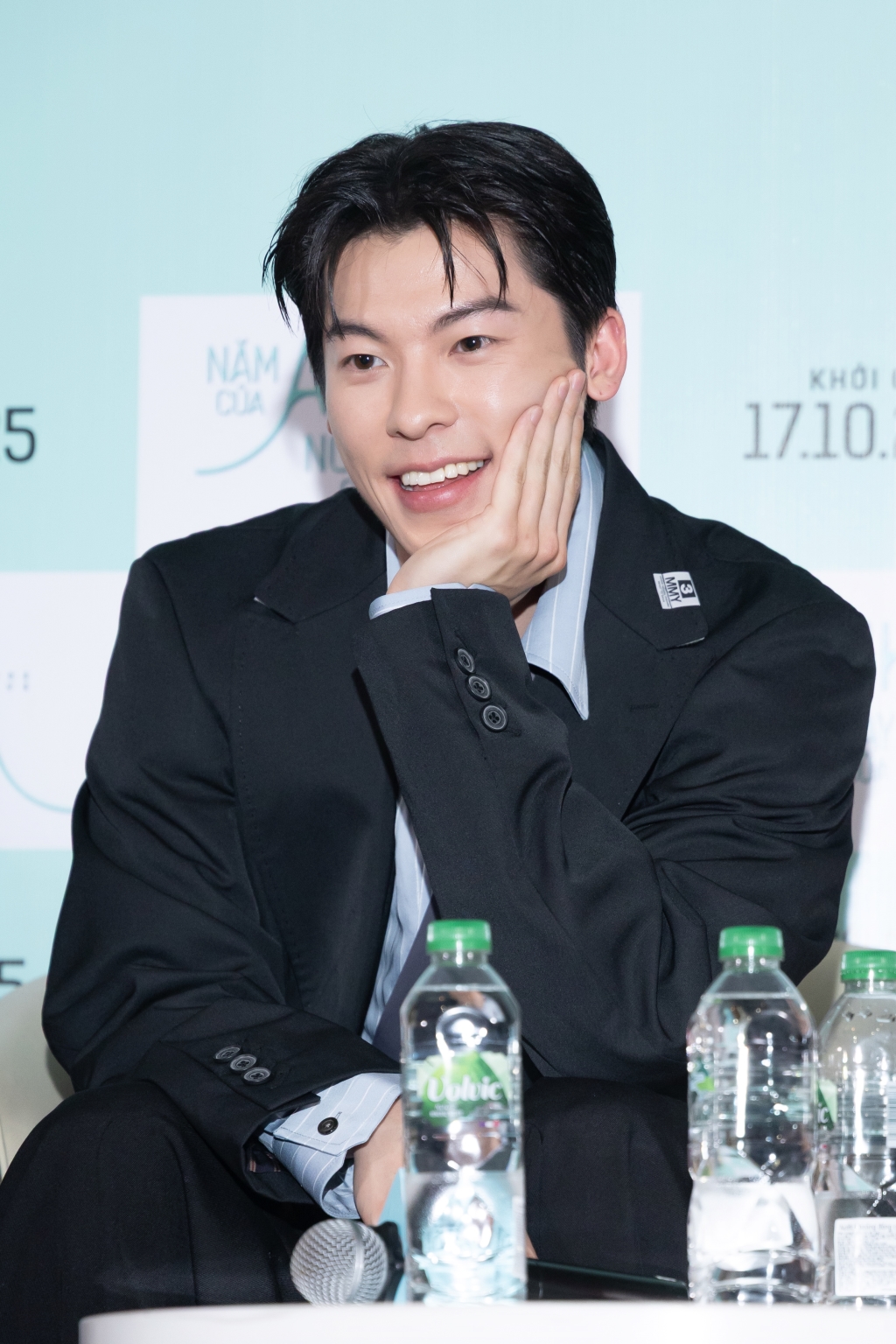 許光漢在越南也超紅!千名粉絲凌晨接機噴淚迎男神 人潮塞爆現場釀跳電