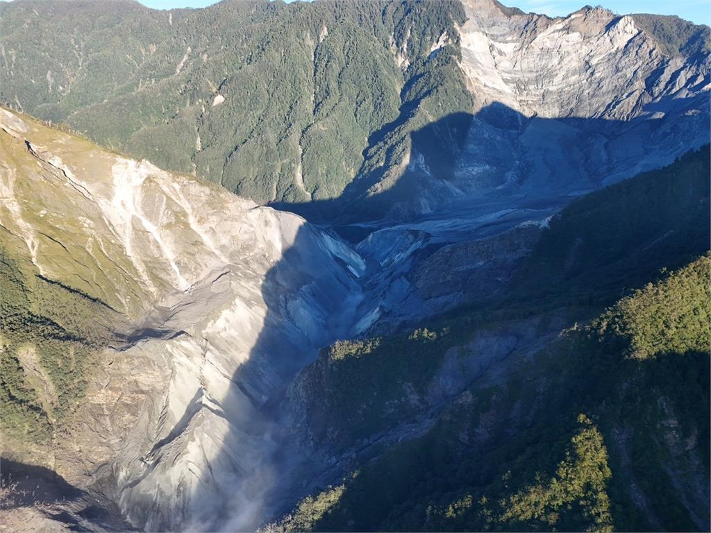 快新聞／新！直擊馬太鞍溪上游堰塞湖　無人機空拍畫面曝