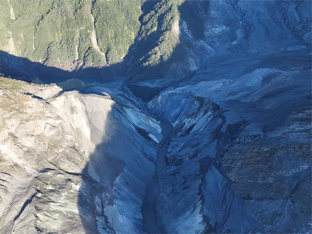 快新聞／新！直擊馬太鞍溪上游堰塞湖　無人機空拍畫面曝