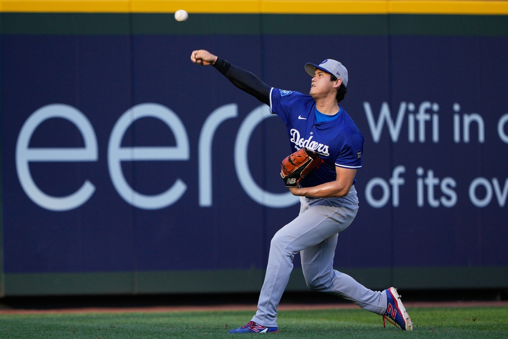 MLB(影)／大谷翔平休兵日變粉絲見面會！T-Mobile現場簽名水手球迷賺翻