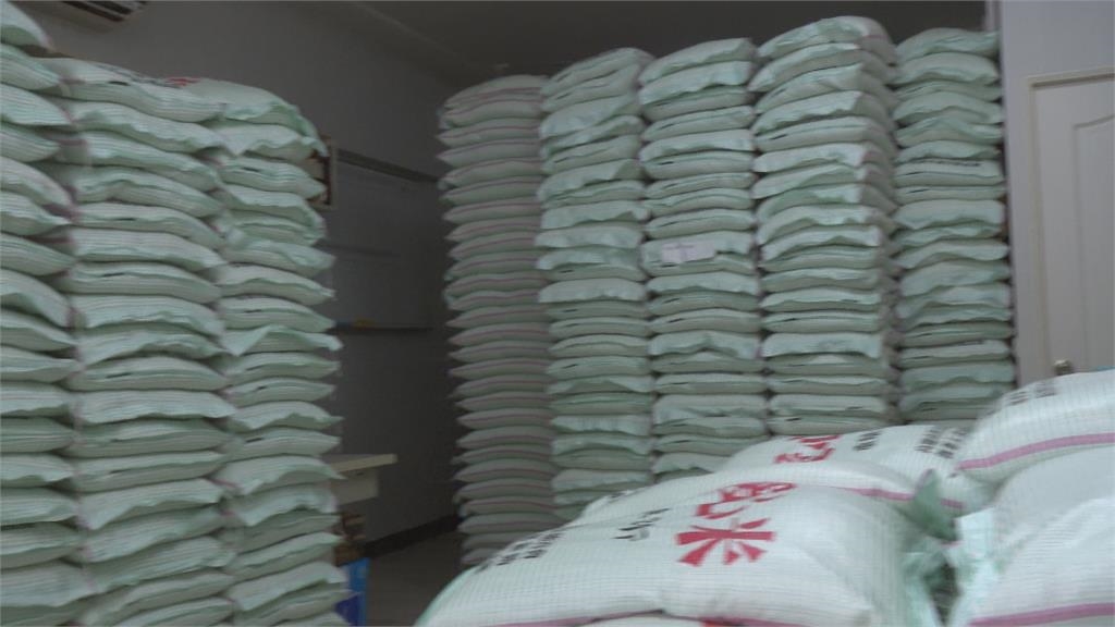 中秋節前送暖弱勢戶　高市議員鄭孟洳發送2000包白米