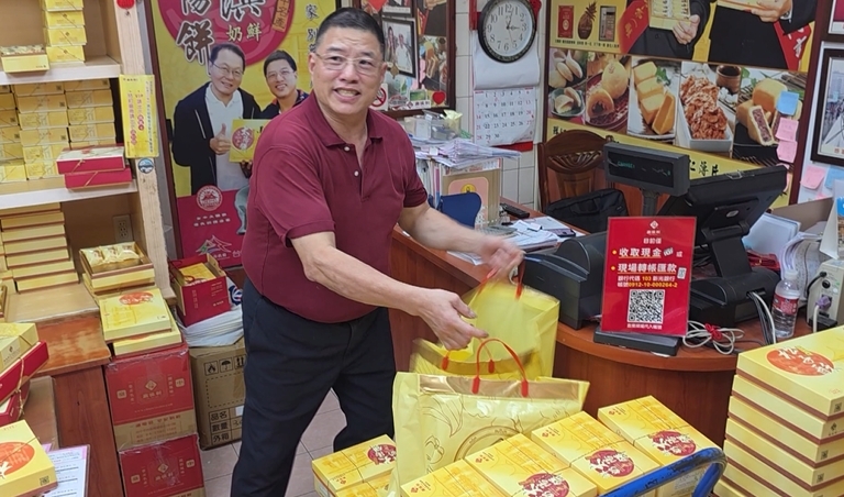 暖心!台中糕餅業者暫停月餅產線 改製太陽餅專車直送花蓮