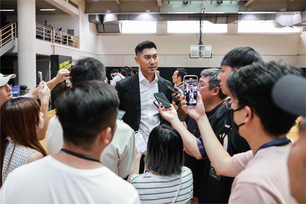 籃球/王董霸氣!豪捐2000萬救援花蓮光復 國王喊新賽季口號還帶全隊當鏟子英雄