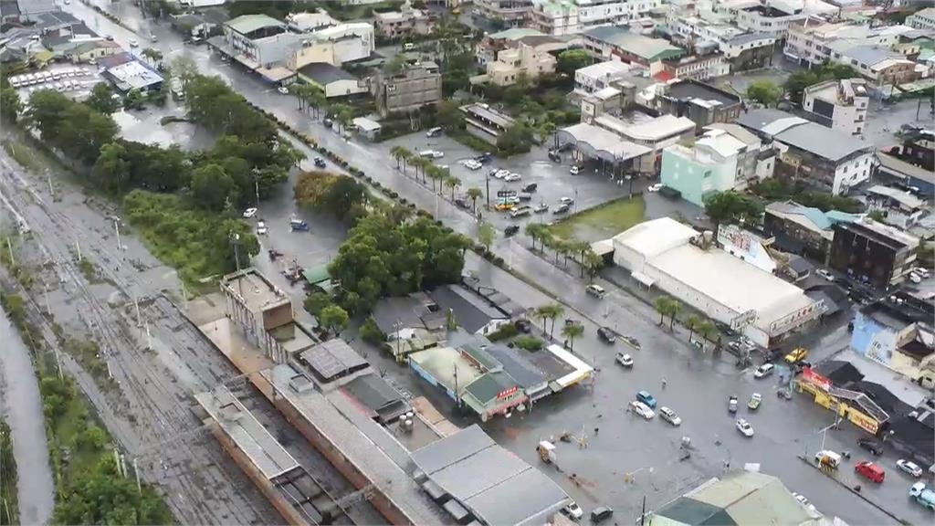 花蓮阿北「親眼見媽媽被沖走」!狂找6天「自責問1句」網淚崩:一定沒事的