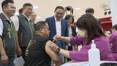 流感及COVID-19疫苗開打 鼓勵「左流右新」健康加倍