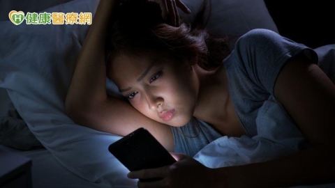 網路、AI提升「憂鬱」風險!WHO警告:2030年恐成「失能」殺手