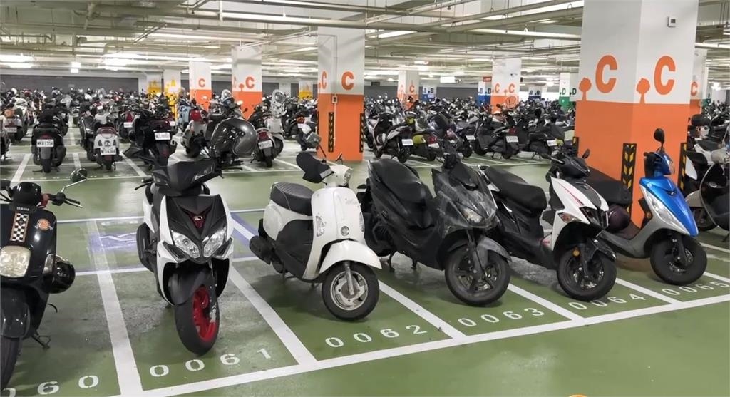 羅東轉運站機車格改自行車 整排機車全被開單一天高達119張