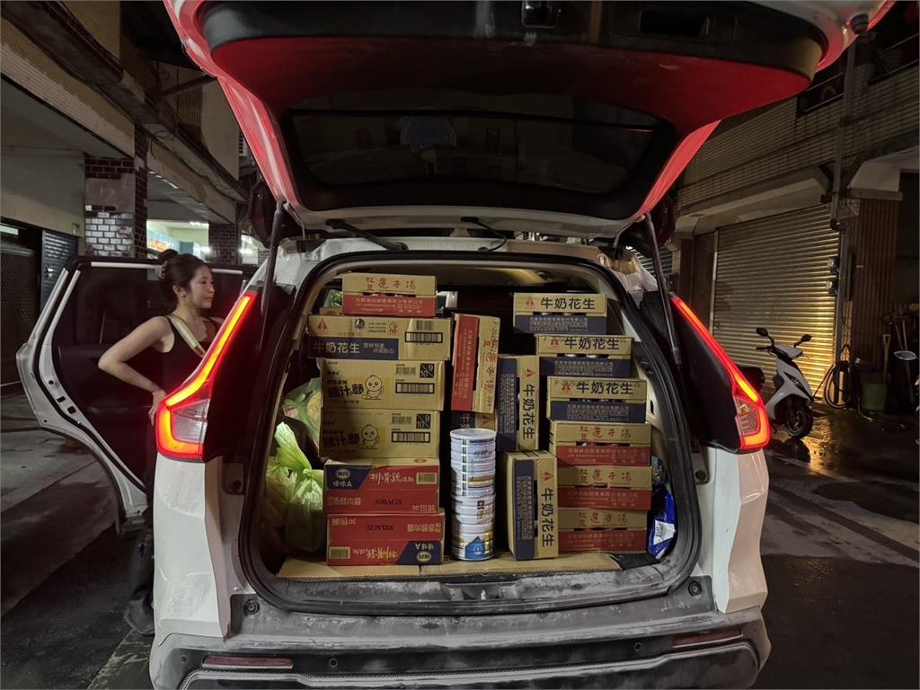 光復帥炸外送超人0休息！挨家挨戶猛下物資6hrs「竟是鄭家純」網讚：人美心善