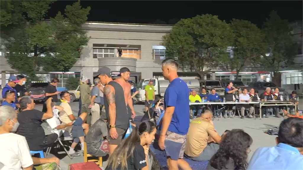 快新聞/徐榛蔚赴災區稱「有爭取到電鍋」 災民跳腳怒嗆房子沒了:先吃土啦!