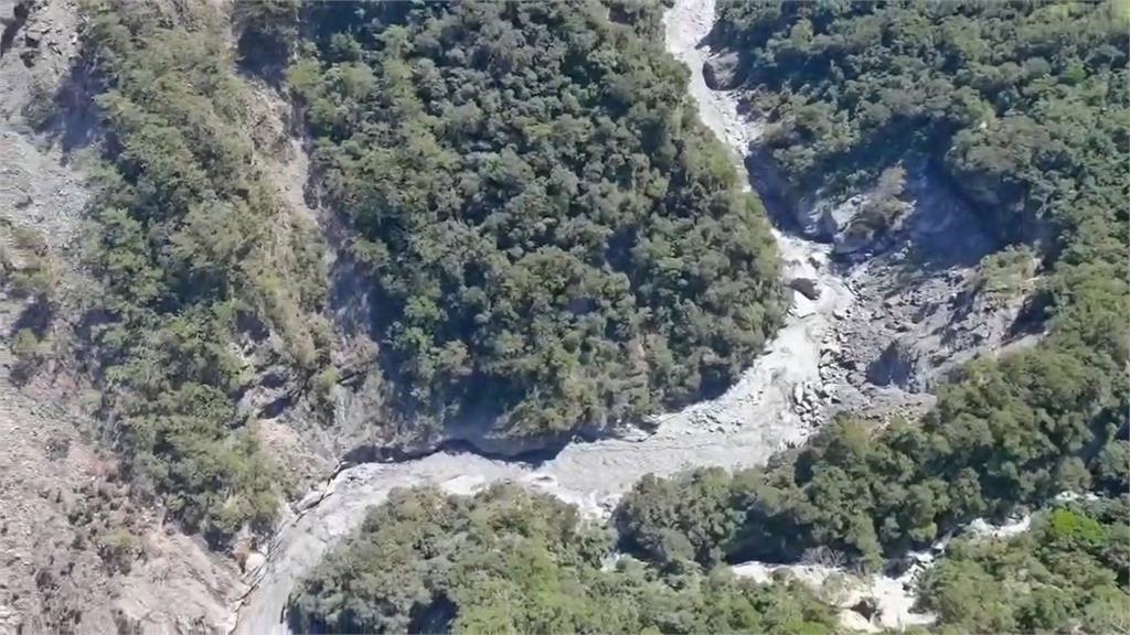 快新聞／空拍畫面曝光！馬太鞍溪河道持續沖刷　沙洲地形逐漸恢復原貌