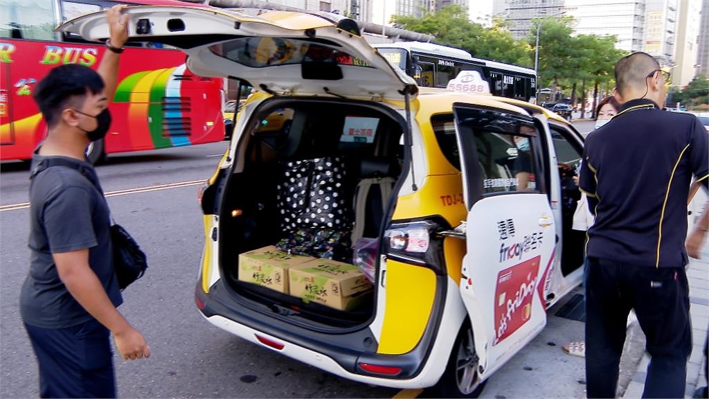 車隊「免費小黃」載鏟子超人! 這位超偶歌手也來救災