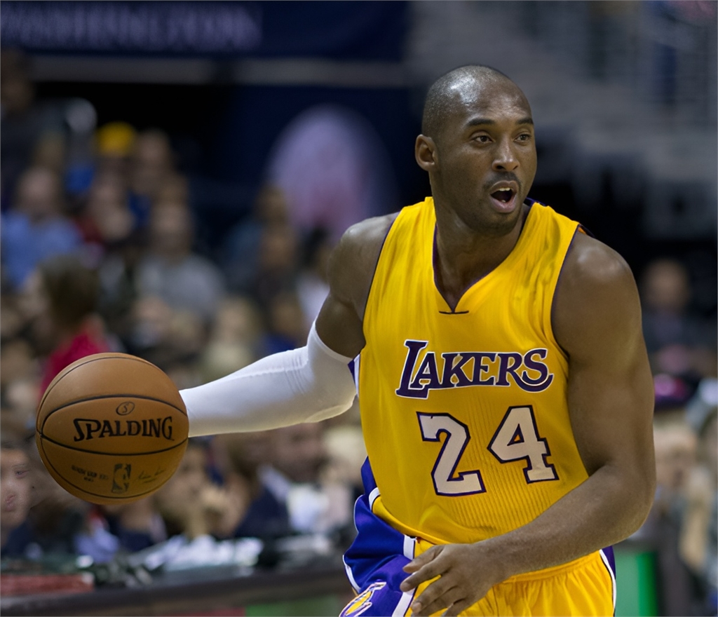 NBA/湖人「小飛俠」布萊恩生涯首場「24號紫金戰袍」競標拍賣 驚人成交價曝光!