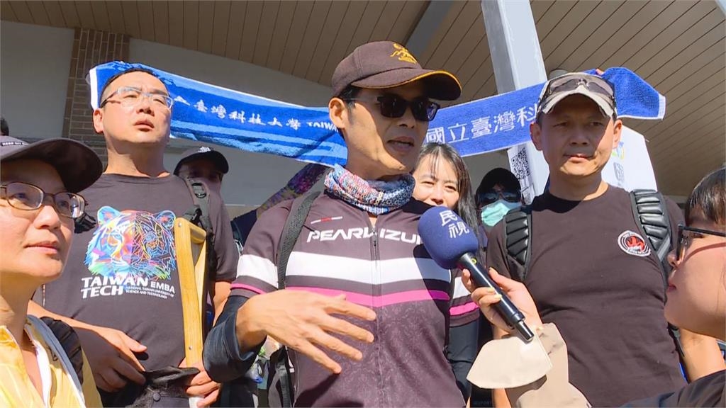 快新聞／鏟子大軍再現！上午光復車站萬頭鑽動　友邦史瓦帝尼留學生也來相助