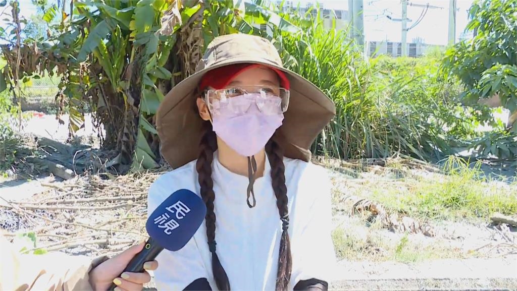 獨家/人美心更美!啦啦隊女神李雅英現身花蓮 化身鏟子超人助清淤