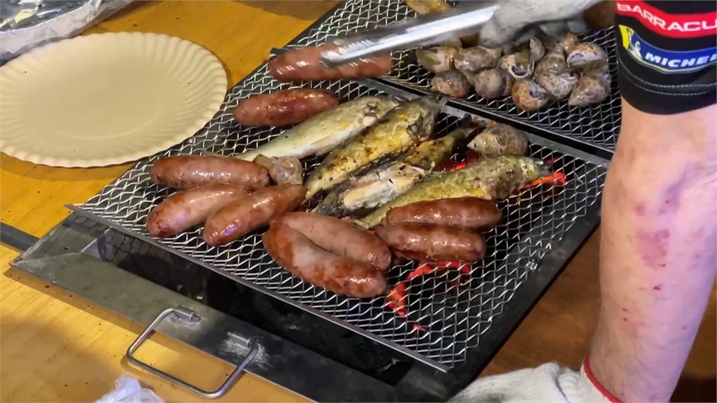 中秋烤肉人驟減…他嘆「大家不喜歡了嗎」？網搖頭曝「都去1處吃」：照樣烤爆