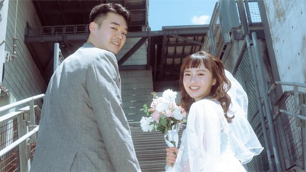 影/十元「宣布懷孕」昔喊想要雙胞胎!王齊麟一看「2條線」震撼神情全錄