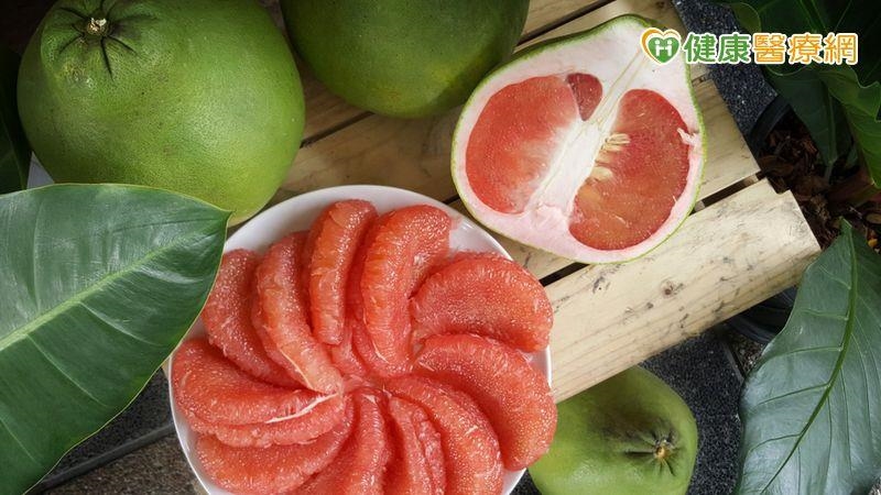 用藥族群中秋要注意！營養師揭開柚子與藥物交互作用的影響和風險