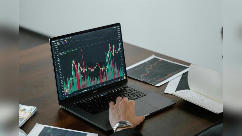 日股狂飆！預期高市早苗將推出新財經政策　日經指數成功站上4萬7大關