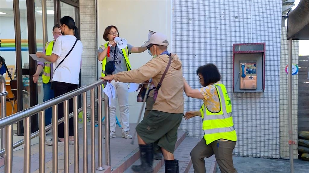 光復災區拚復工! 重建之路艱難 受災戶委屈落淚