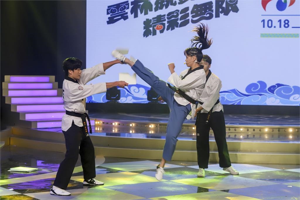  《超級冰冰Show》 本土天王吳宗憲！送「前面兩條後面一條線」比基尼給白冰冰